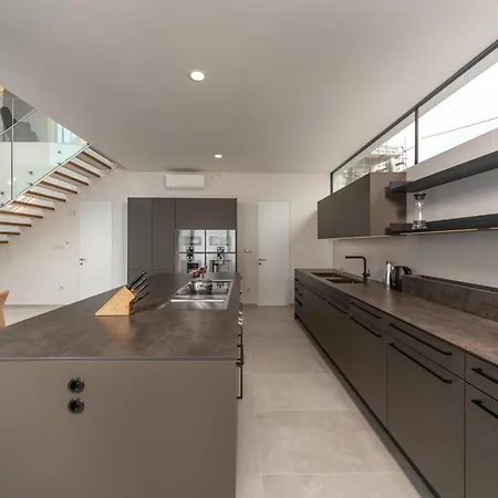 Alluring 5 Bedrooms Evening Star Private Infinity Pool With Stunning Views *