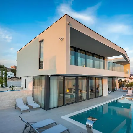 Villa Alluring 5 Bedrooms Evening Star Private Infinity Pool With Stunning Views Rogoznica