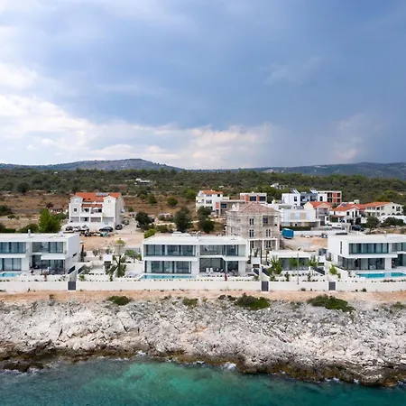 Alluring 5 Bedrooms Evening Star Private Infinity Pool With Stunning Views *