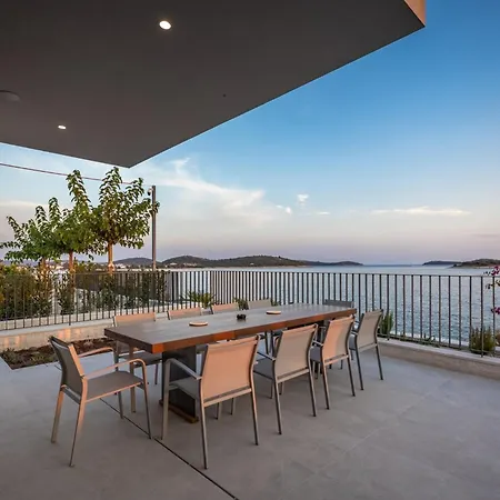 Alluring 5 Bedrooms Evening Star Private Infinity Pool With Stunning Views Villa *