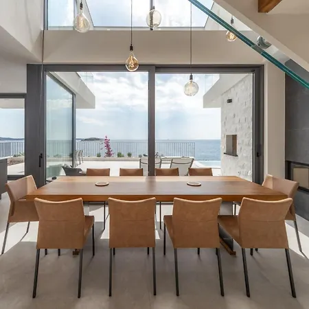 Alluring 5 Bedrooms Evening Star Private Infinity Pool With Stunning Views Villa