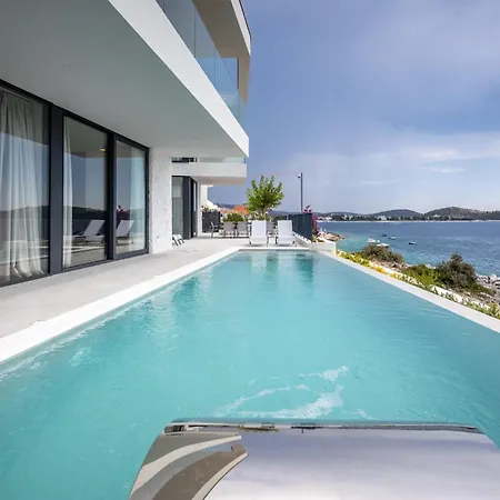 Alluring 5 Bedrooms Evening Star Private Infinity Pool With Stunning Views *
