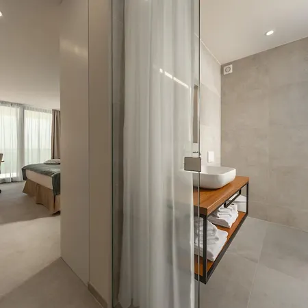 Alluring 5 Bedrooms Evening Star Private Infinity Pool With Stunning Views Rogoznica
