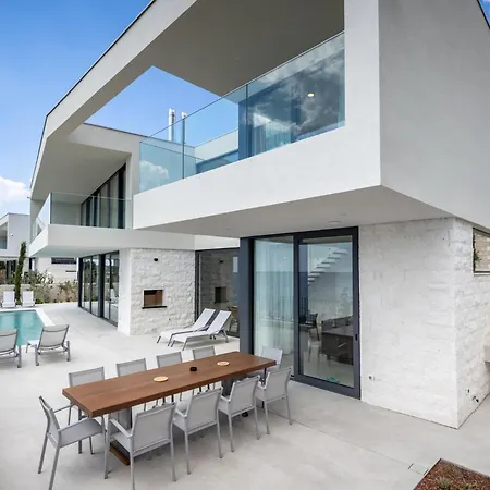 Alluring 5 Bedrooms Evening Star Private Infinity Pool With Stunning Views * Rogoznica