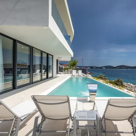 Alluring 5 Bedrooms Evening Star Private Infinity Pool With Stunning Views Villa *