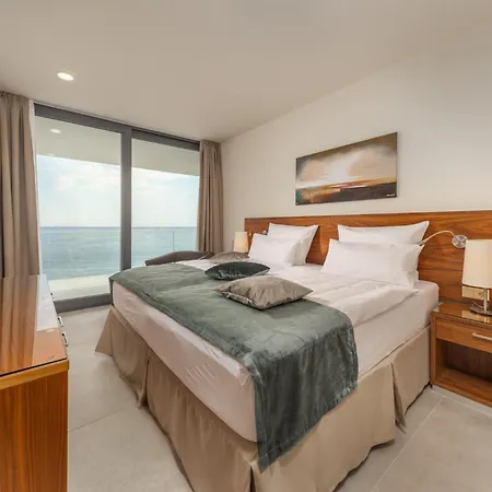 Vila Alluring 5 Bedrooms Evening Star