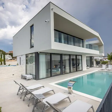 Villa Alluring 5 Bedrooms Evening Star Private Infinity Pool With Stunning Views