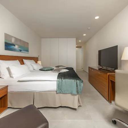 Alluring 5 Bedrooms Evening Star * Rogoznica (Sibenik-Knin)