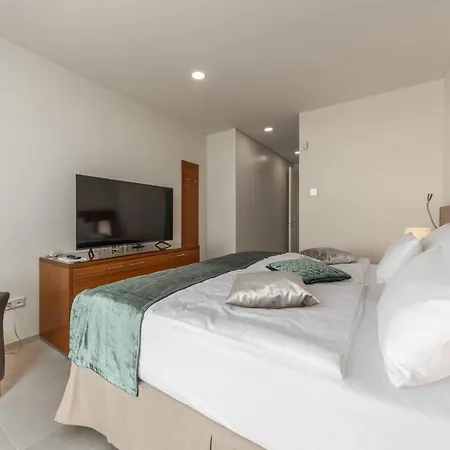 Alluring 5 Bedrooms Evening Star Vila Rogoznica (Sibenik-Knin)