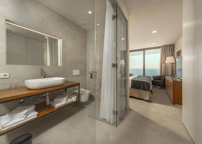 Alluring 5 Bedrooms Evening Star Villa *