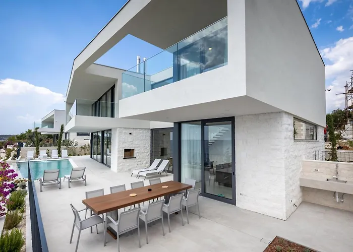 Alluring 5 Bedrooms Evening Star * Rogoznica (Sibenik-Knin)