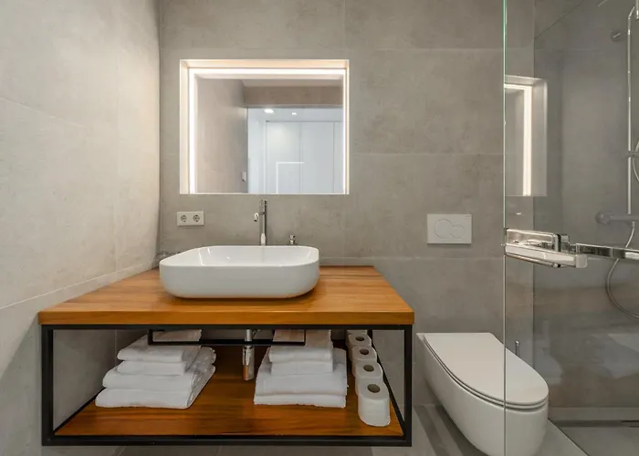 Alluring 5 Bedrooms Evening Star Villa *